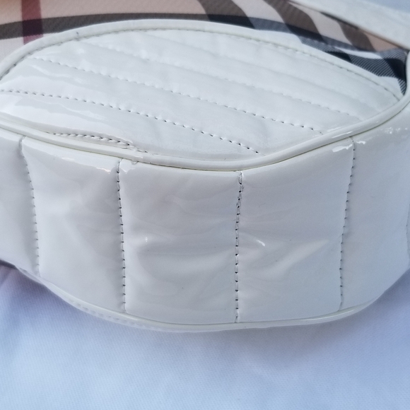 Burberry  Phoebe white /Beige Nova Check PVC and quited Patent Leather Hobo bag - Picture 11 of 16